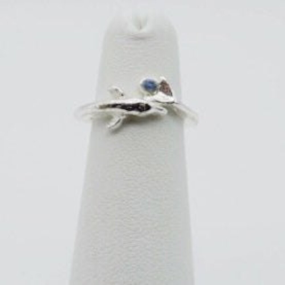 Dolphin Ring with Little Blue Rhinestone sz 3.5 Silver Tone